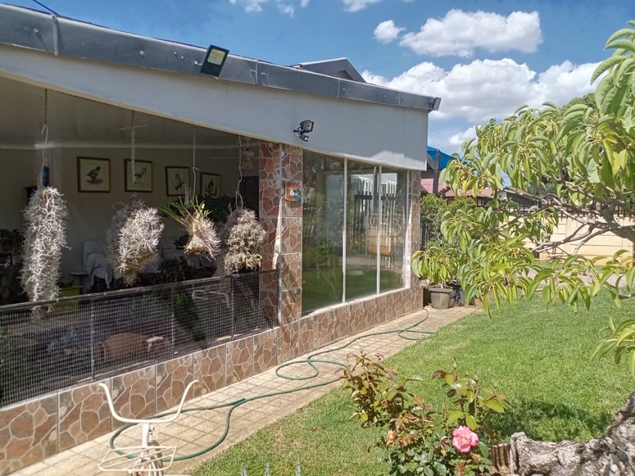 7 Bedroom Property for Sale in Silverton Gauteng