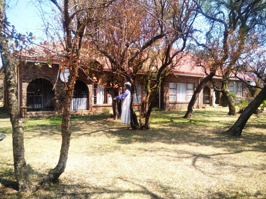 6 Bedroom Property for Sale in Bultfontein A H Gauteng