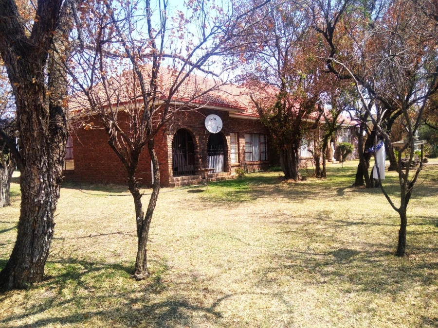 6 Bedroom Property for Sale in Bultfontein A H Gauteng