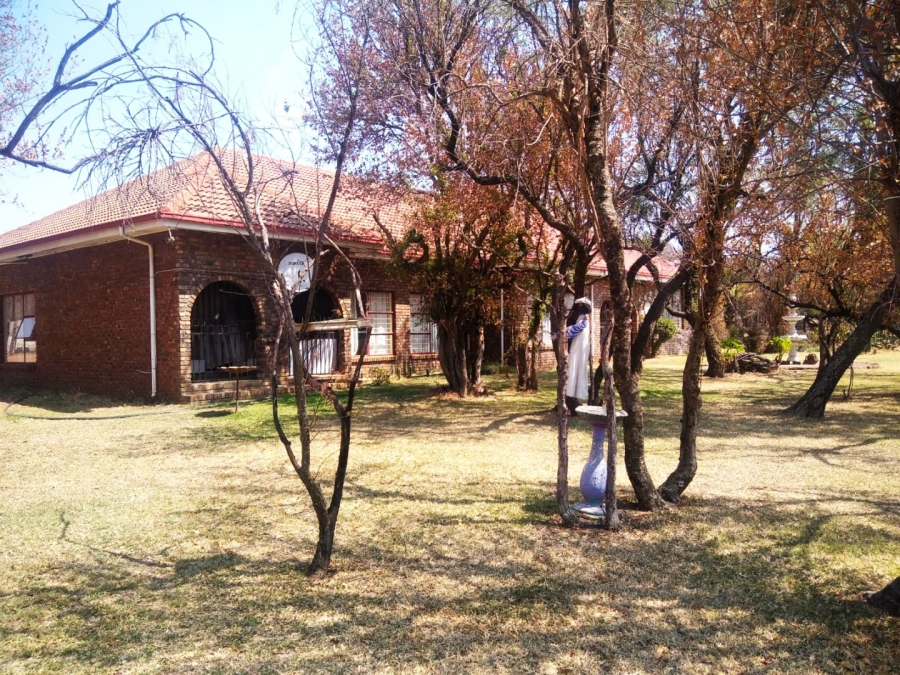 6 Bedroom Property for Sale in Bultfontein A H Gauteng