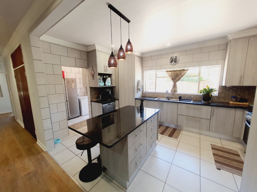 3 Bedroom Property for Sale in Annlin Gauteng