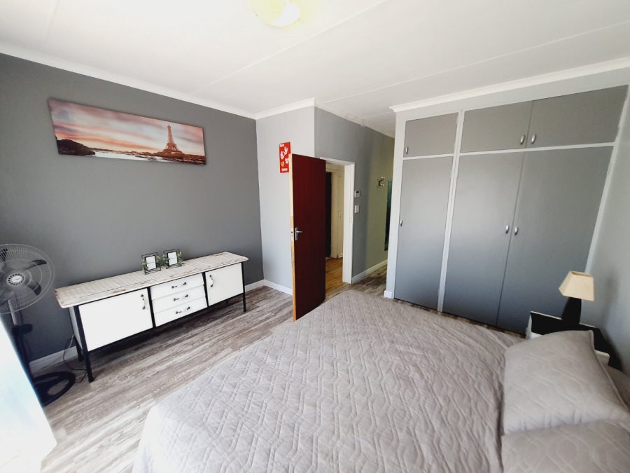 3 Bedroom Property for Sale in Annlin Gauteng