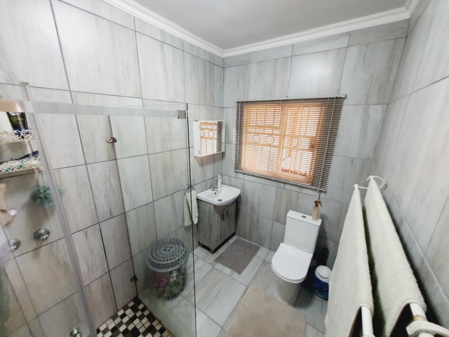 3 Bedroom Property for Sale in Annlin Gauteng