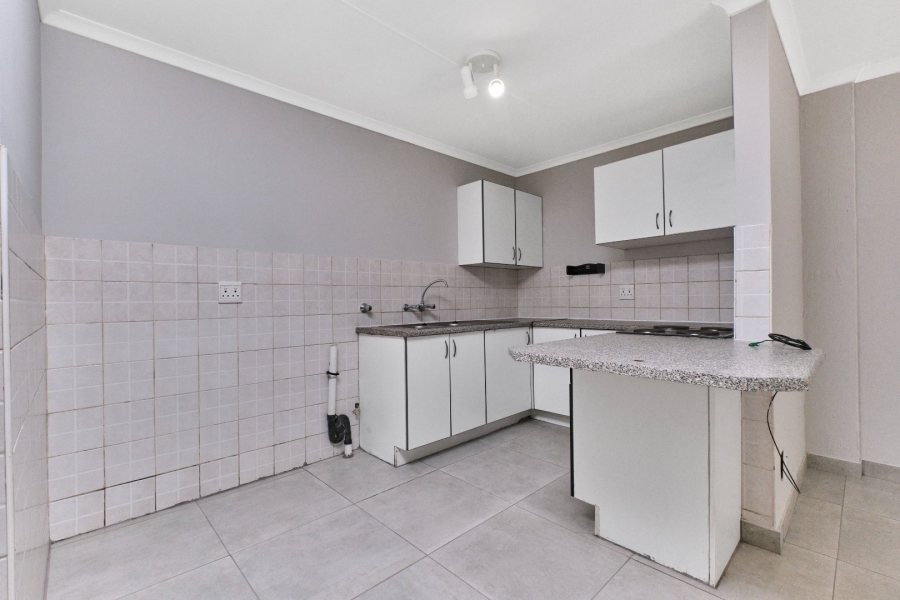 1 Bedroom Property for Sale in Helderkruin Gauteng