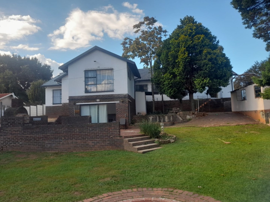 6 Bedroom Property for Sale in Winchester Hills Gauteng