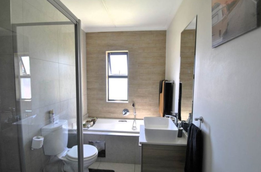 2 Bedroom Property for Sale in Modderfontein Gauteng