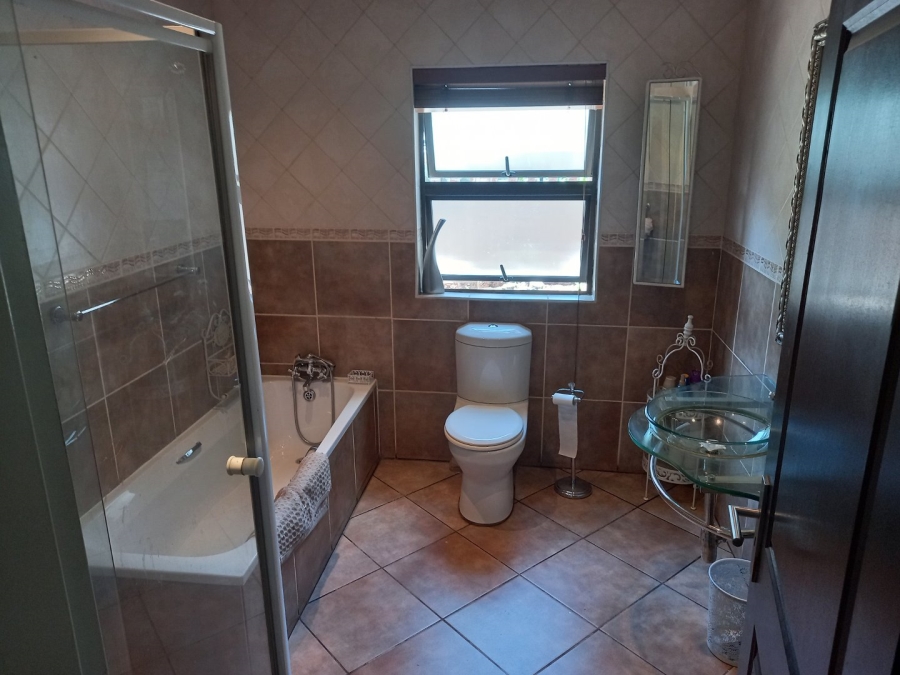 3 Bedroom Property for Sale in Sunnyrock Gauteng