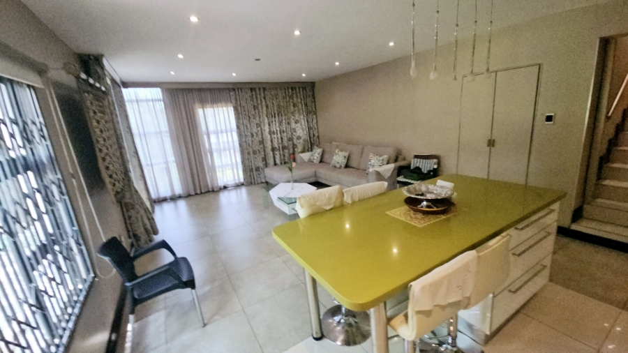 To Let 5 Bedroom Property for Rent in Erasmia Gauteng