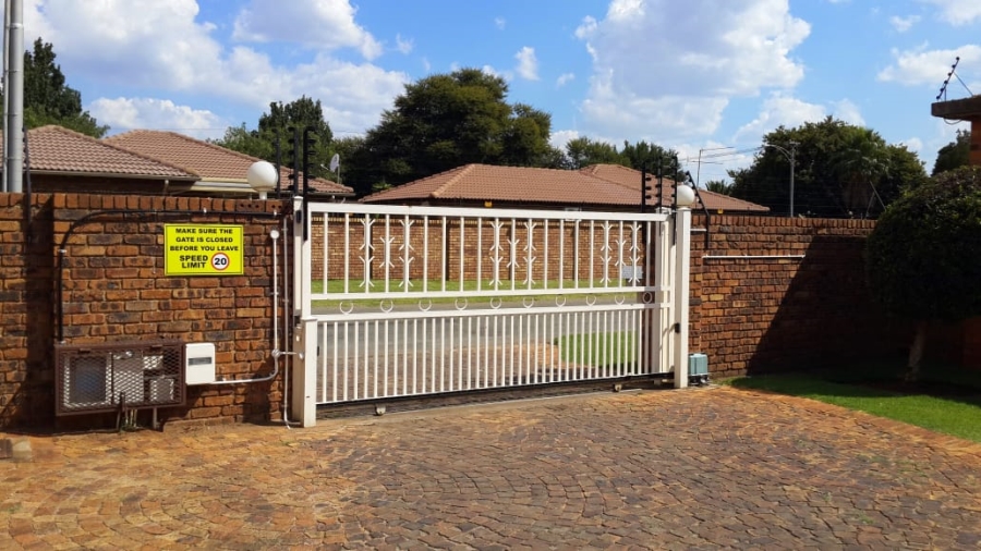 3 Bedroom Property for Sale in Dal Fouche Gauteng