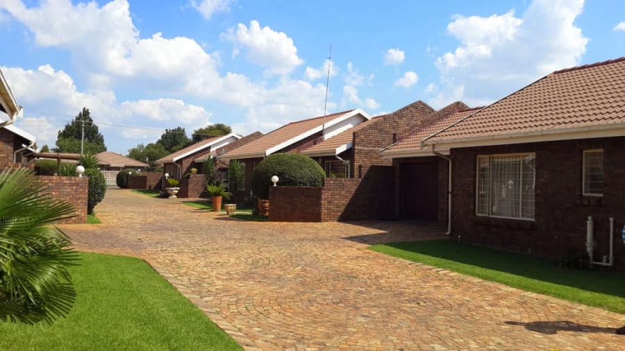 3 Bedroom Property for Sale in Dal Fouche Gauteng