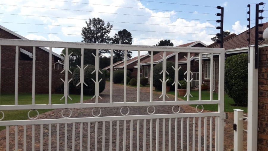 3 Bedroom Property for Sale in Dal Fouche Gauteng