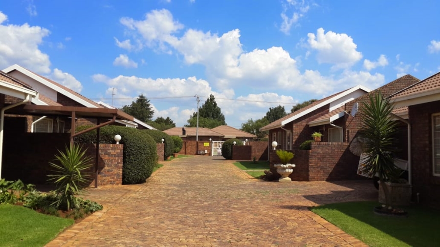 3 Bedroom Property for Sale in Dal Fouche Gauteng