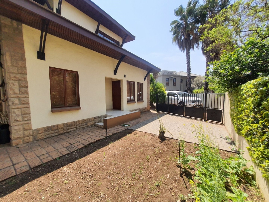 4 Bedroom Property for Sale in Silver Lakes Golf Estate Gauteng