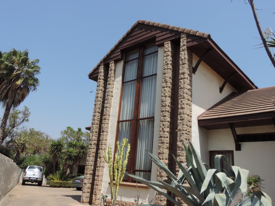 4 Bedroom Property for Sale in Silver Lakes Golf Estate Gauteng