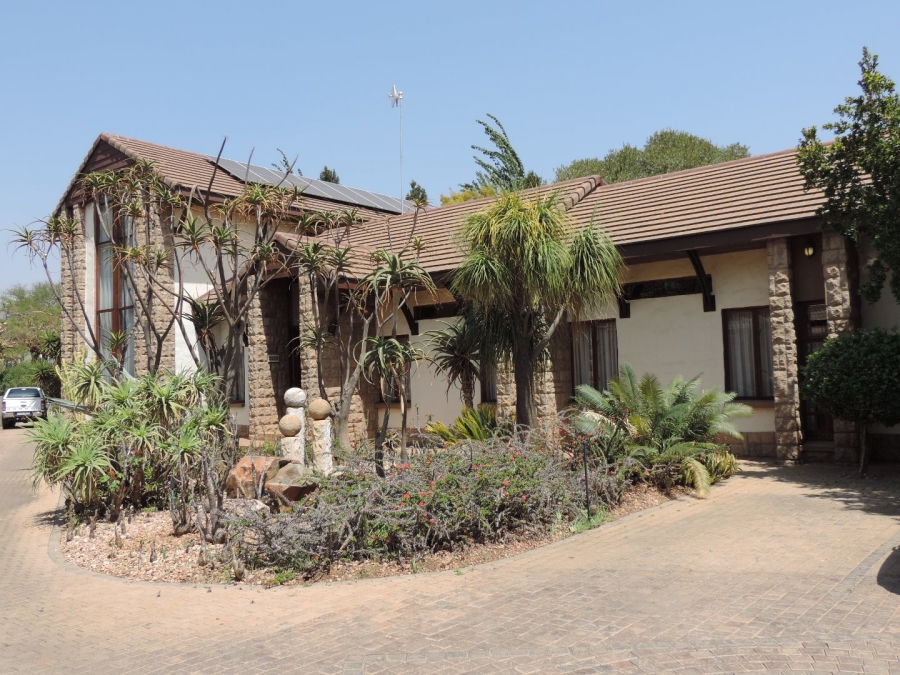 4 Bedroom Property for Sale in Silver Lakes Golf Estate Gauteng