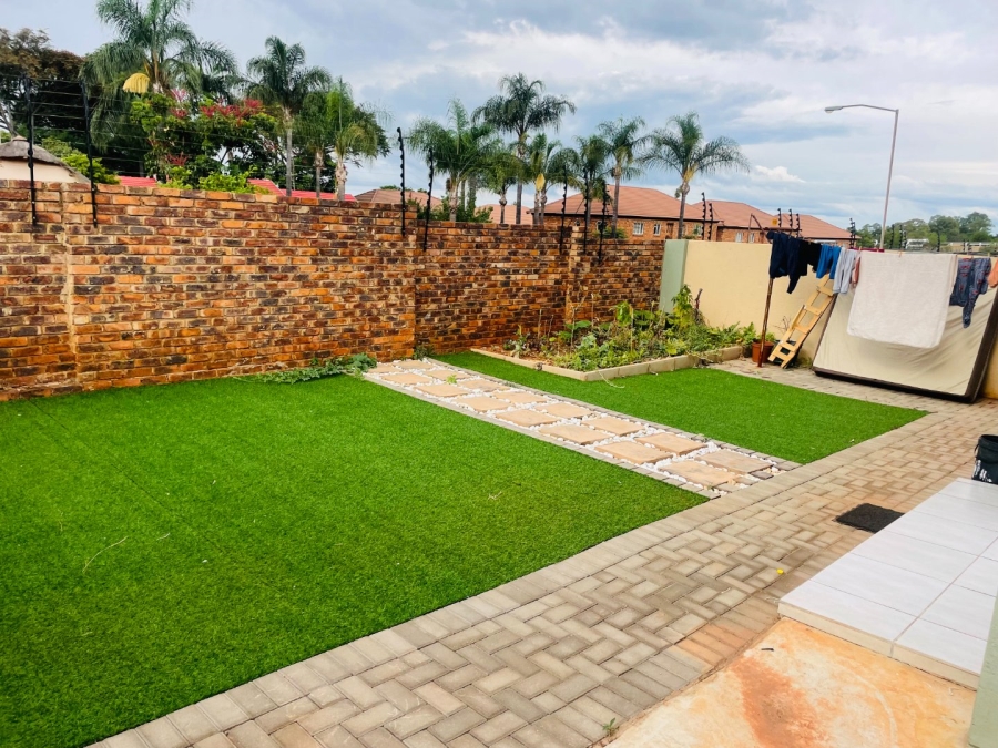 To Let 3 Bedroom Property for Rent in Amandasig Gauteng