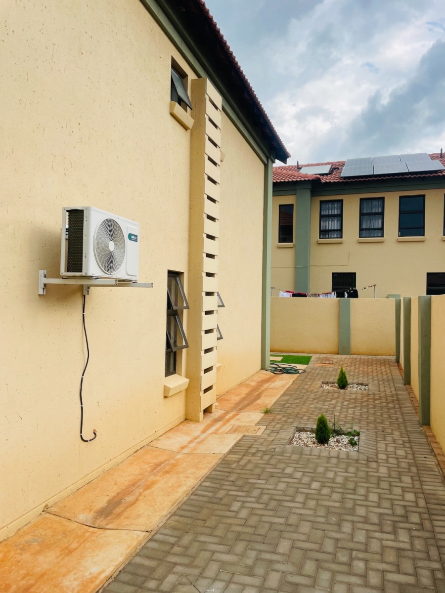 To Let 3 Bedroom Property for Rent in Amandasig Gauteng