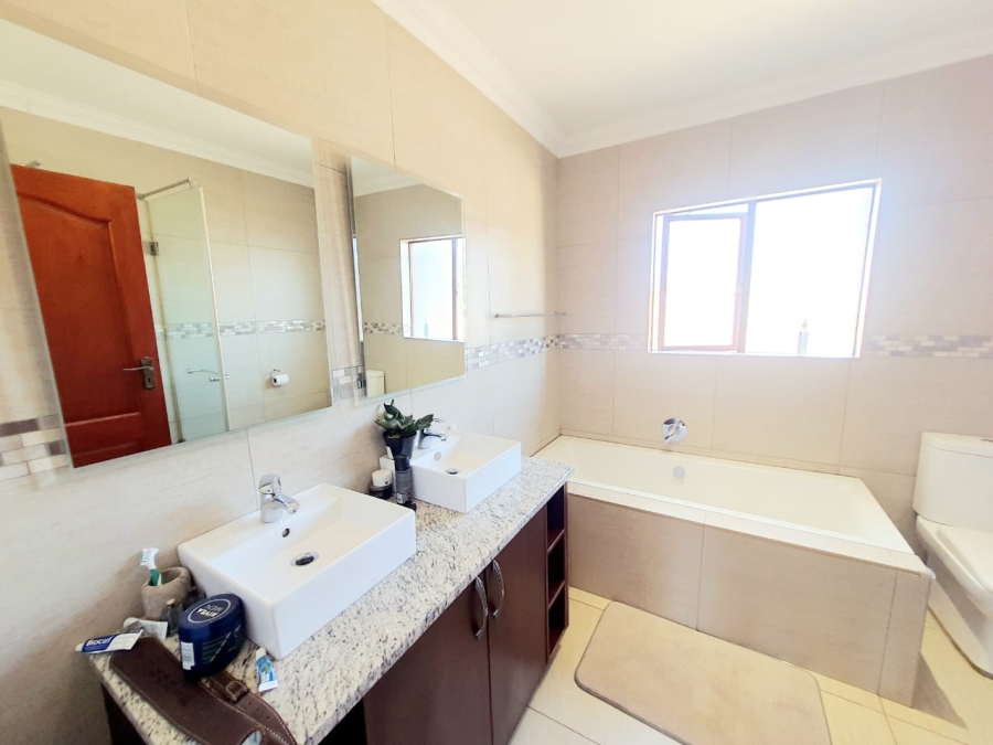 2 Bedroom Property for Sale in Olympus AH Gauteng