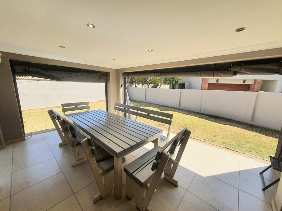 2 Bedroom Property for Sale in Olympus AH Gauteng