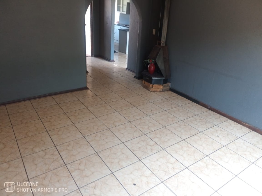 To Let 3 Bedroom Property for Rent in Dawn Park Gauteng