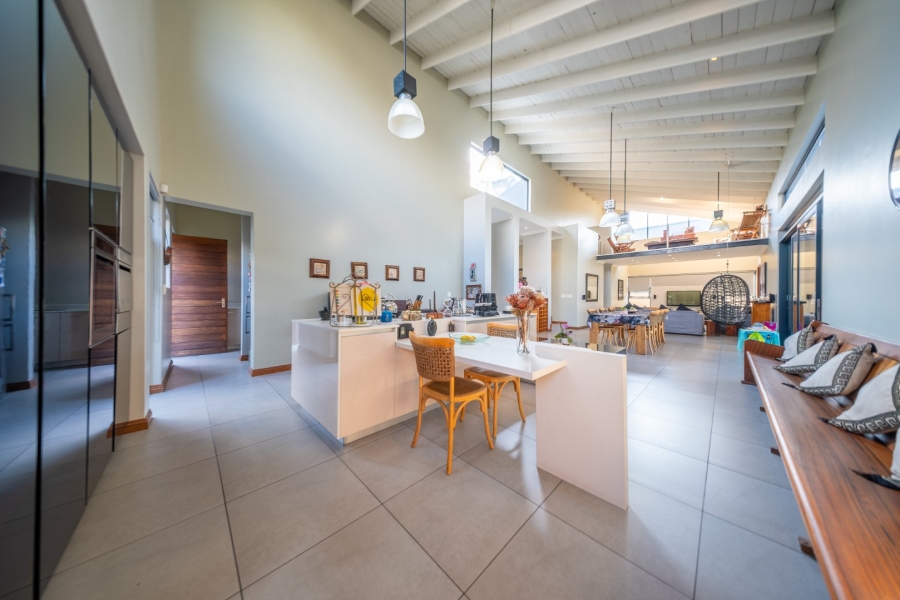 4 Bedroom Property for Sale in Lakeside Village Gauteng