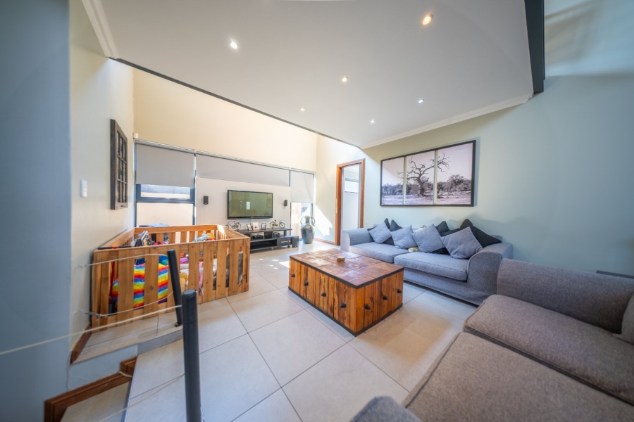 4 Bedroom Property for Sale in Lakeside Village Gauteng