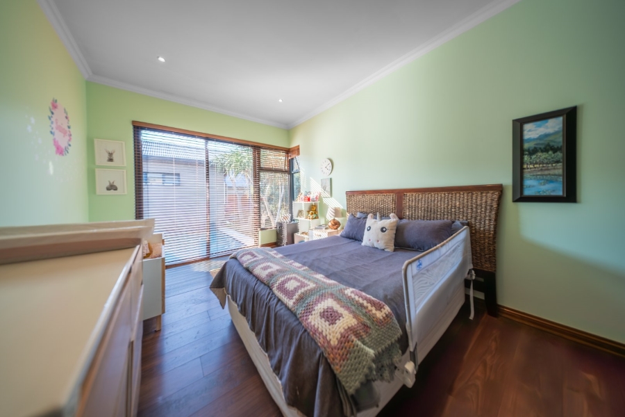 4 Bedroom Property for Sale in Lakeside Village Gauteng