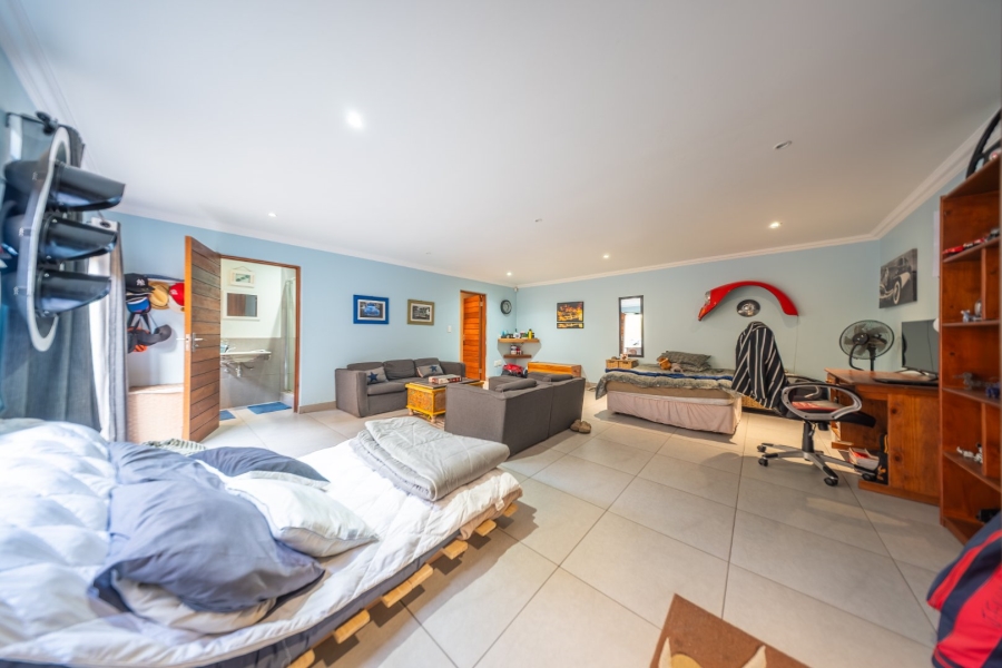 4 Bedroom Property for Sale in Lakeside Village Gauteng