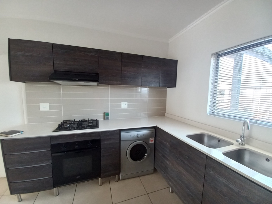 2 Bedroom Property for Sale in Greenstone Hill Gauteng