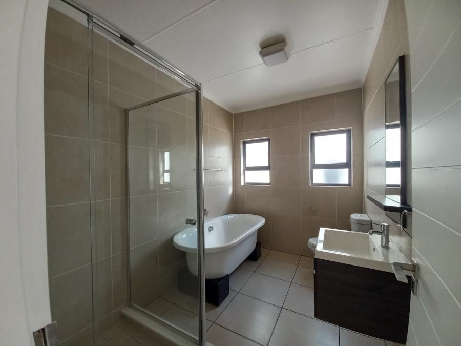 2 Bedroom Property for Sale in Greenstone Hill Gauteng