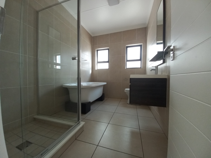 2 Bedroom Property for Sale in Greenstone Hill Gauteng