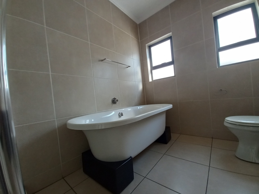 2 Bedroom Property for Sale in Greenstone Hill Gauteng