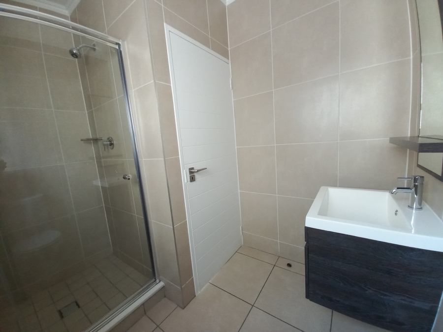 2 Bedroom Property for Sale in Greenstone Hill Gauteng