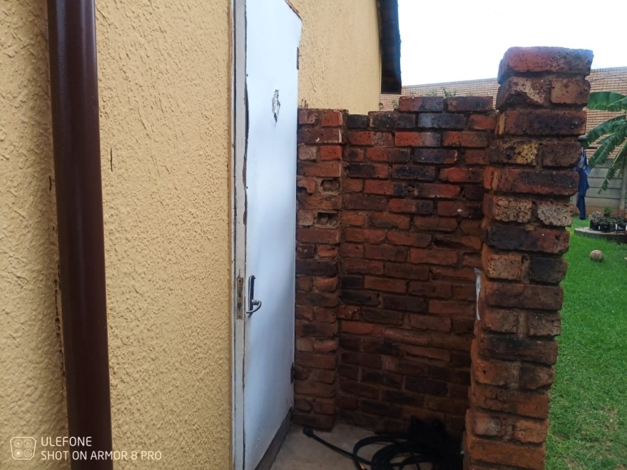 3 Bedroom Property for Sale in Windmill Park Gauteng