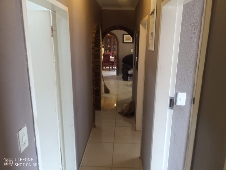 3 Bedroom Property for Sale in Windmill Park Gauteng