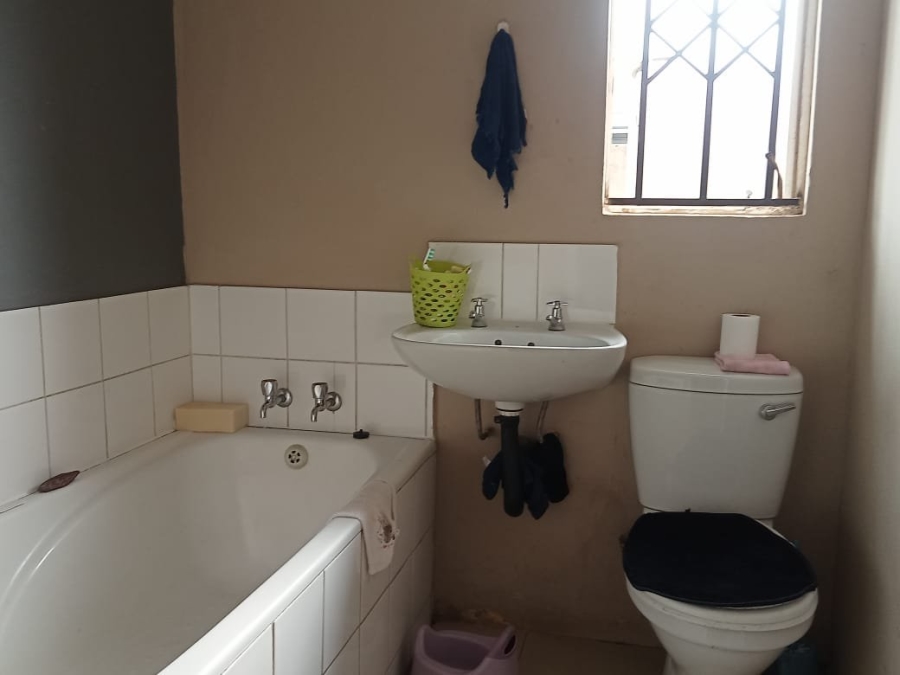 3 Bedroom Property for Sale in Windmill Park Gauteng