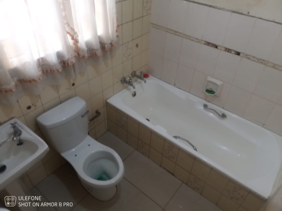 3 Bedroom Property for Sale in Windmill Park Gauteng