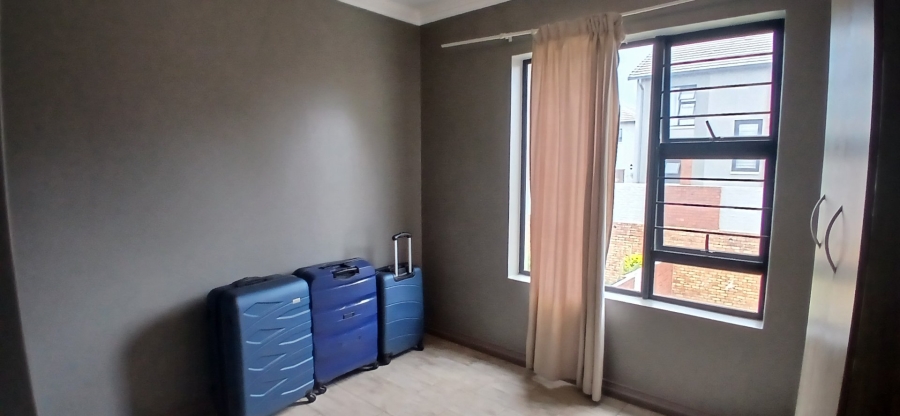 To Let 3 Bedroom Property for Rent in Amberfield Gauteng