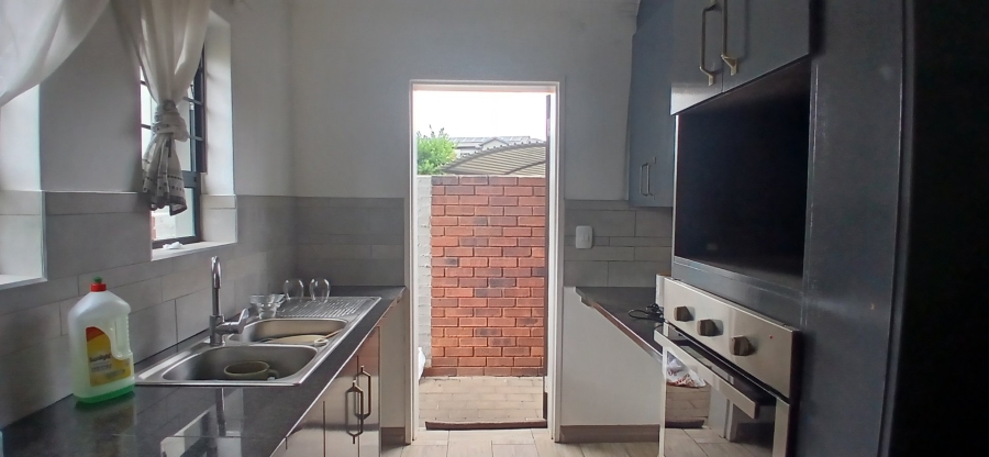 To Let 3 Bedroom Property for Rent in Amberfield Gauteng