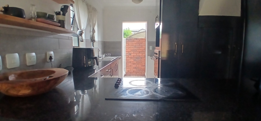 To Let 3 Bedroom Property for Rent in Amberfield Gauteng