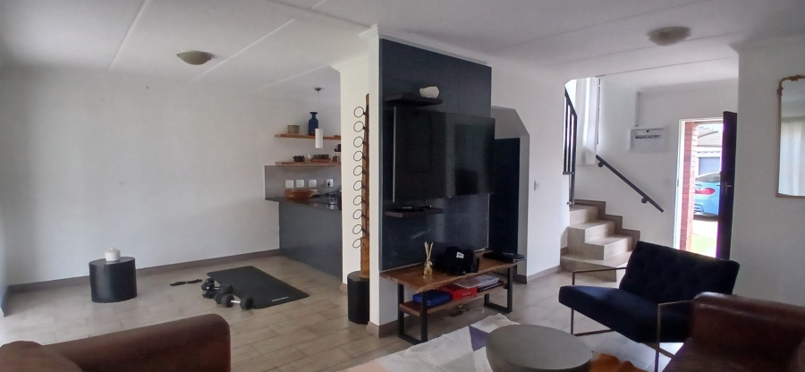 To Let 3 Bedroom Property for Rent in Amberfield Gauteng