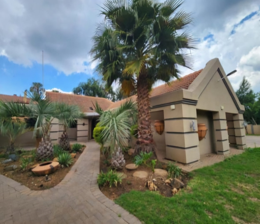 5 Bedroom Property for Sale in Vanderbijlpark SW 5 Gauteng