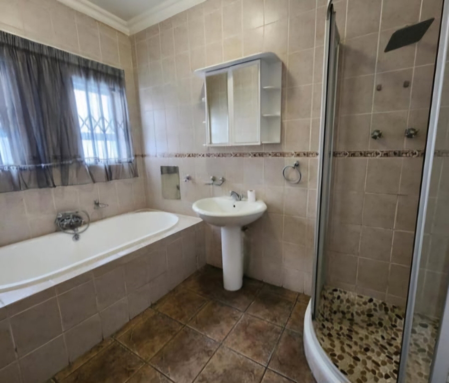 5 Bedroom Property for Sale in Vanderbijlpark SW 5 Gauteng