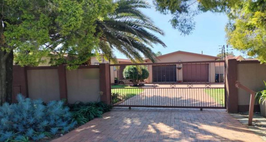 3 Bedroom Property for Sale in Klippoortje Gauteng