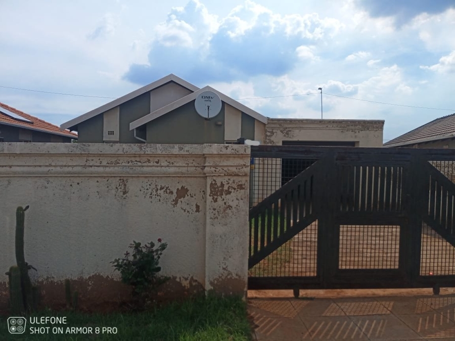 3 Bedroom Property for Sale in Windmill Park Gauteng