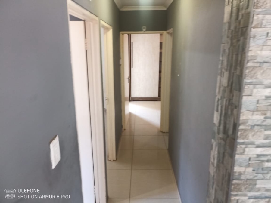 3 Bedroom Property for Sale in Windmill Park Gauteng