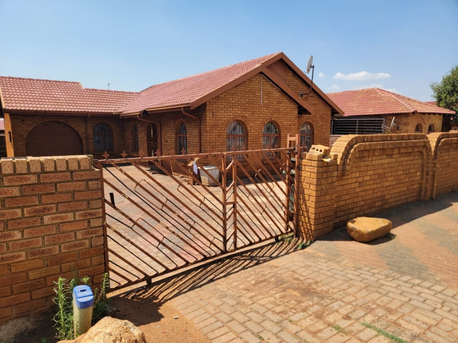 3 Bedroom Property for Sale in Katlehong South Gauteng