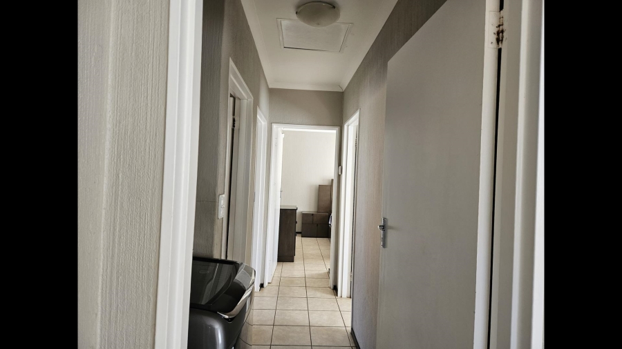 3 Bedroom Property for Sale in Crystal Park Gauteng