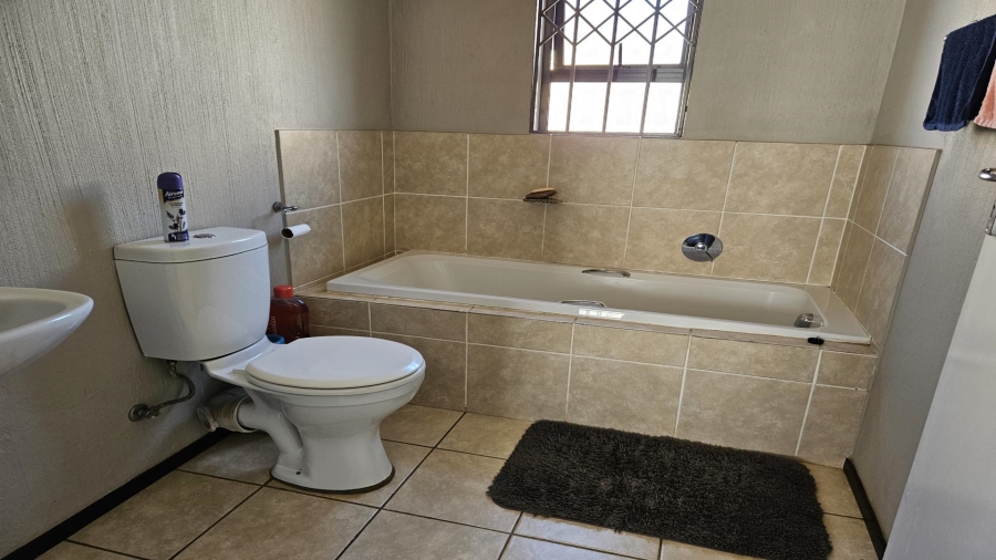 3 Bedroom Property for Sale in Crystal Park Gauteng