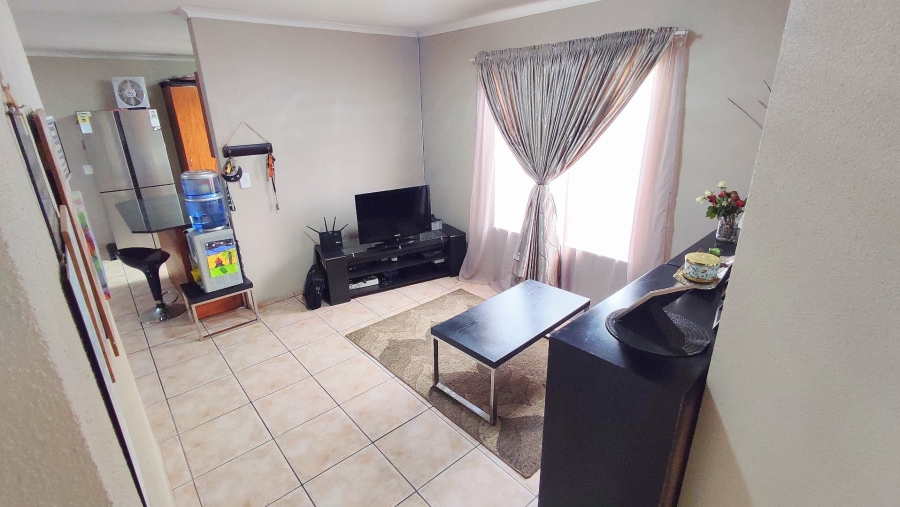 2 Bedroom Property for Sale in Rooihuiskraal North Gauteng